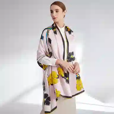 红豆 时尚轻盈柔软 经典设计 简约大方 桑蚕丝 丝巾 女款