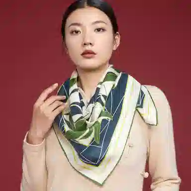 红豆 真丝大方巾手工卷边 桑蚕丝 丝巾 女款