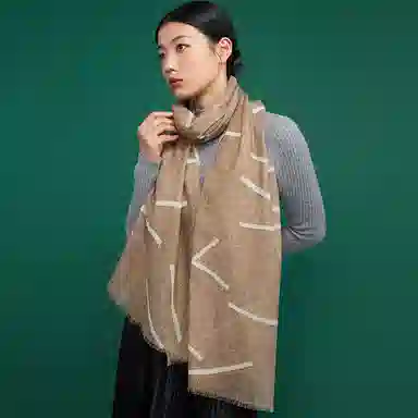 红豆 时尚百搭轻盈舒适保暖条纹格 羊毛 绒线围巾 男女同款情侣款