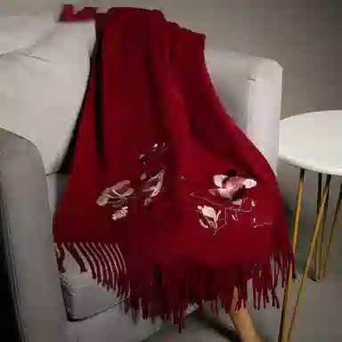 红豆 品牌刺绣大红酒红时尚百搭喜庆保暖玉兰锦鲤#好运 羊毛 绒线围巾 男女同款情侣款