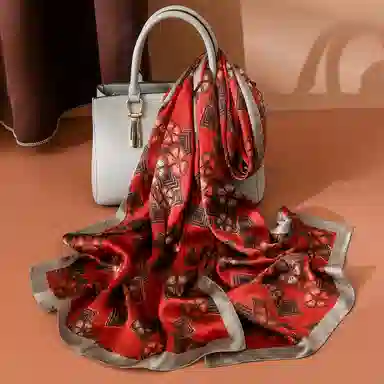 红豆 真丝素绉缎长巾 轻盈通透柔软围巾 经典花型设计 简约大方 桑蚕丝 丝巾 女款