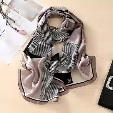 红豆 真丝素绉缎长巾 轻盈通透柔软围巾 经典花型设计 简约大方 桑蚕丝 丝巾 女款