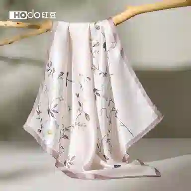 红豆 真丝时尚小方巾 经典设计简约大方 桑蚕丝 丝巾 女款