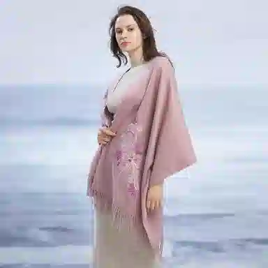 红豆 品牌刺绣披肩两用宽大保暖 羊毛 绒线围巾 男女同款情侣款