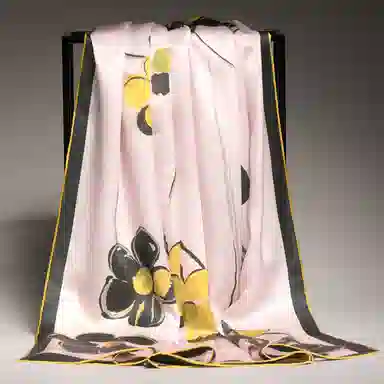 红豆 时尚轻盈柔软 经典设计 简约大方 桑蚕丝 丝巾 女款