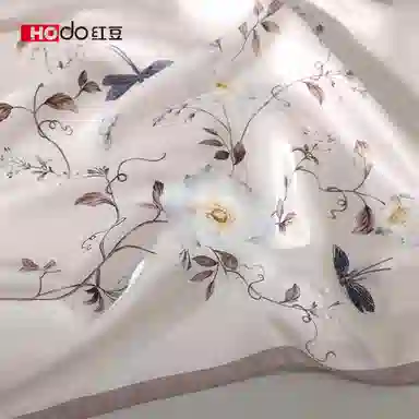 红豆 真丝时尚小方巾 经典设计简约大方 桑蚕丝 丝巾 女款