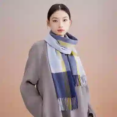 红豆 大气格纹时尚百搭舒适保暖 羊绒 绒线围巾 男女同款情侣款