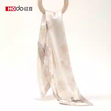 红豆 真丝时尚小方巾 经典设计简约大方 桑蚕丝 丝巾 女款