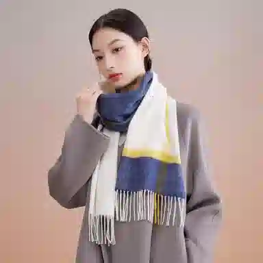 红豆 大气格纹时尚百搭舒适保暖 羊绒 绒线围巾 男女同款情侣款