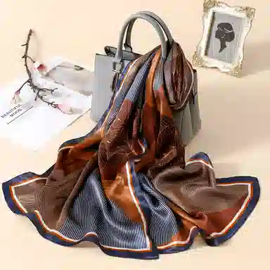 红豆 真丝素绉缎长巾 轻盈通透柔软围巾 经典花型设计 简约大方 桑蚕丝 丝巾 女款