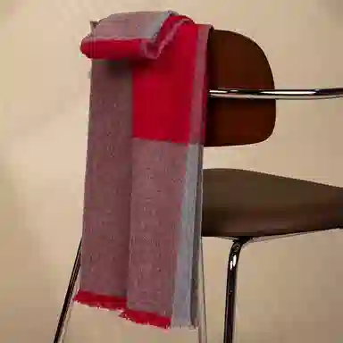 红豆 品牌格子条纹酒红格保暖大气百搭 羊毛 绒线围巾 男女同款情侣款