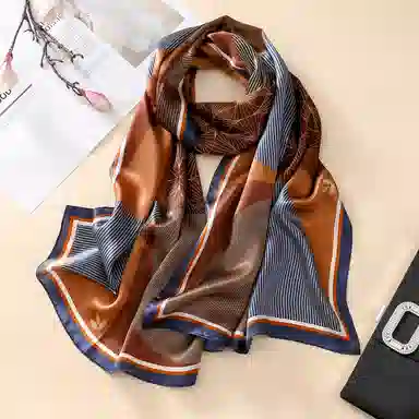 红豆 真丝素绉缎长巾 轻盈通透柔软围巾 经典花型设计 简约大方 桑蚕丝 丝巾 女款