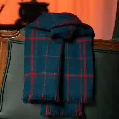 红豆 方格条纹保暖时尚百搭 羊绒 绒线围巾 男女同款情侣款