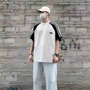 KADAKADA SUITE 260gLogoT