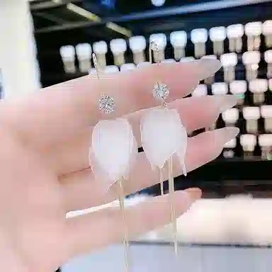 澜耀 雪瓣金缕 白花瓣钻饰流苏 轻奢显脸瘦 合金 耳环 女款