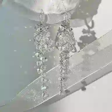 澜耀 晶蝶碎影 夏日清凉水晶蝴蝶结流苏气质长款闪耀碎钻耳饰#好运 铜合金 耳环 女款