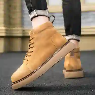 俞兆林 头层猪皮 潮流时尚户外舒适经典 短靴 男款 棕色