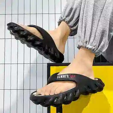 俞兆林 个性独特 时尚潮流 舒适百搭 防磨防滑人字拖鞋 男款