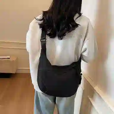 雅鹿 日系纯色时尚上课通勤简约百搭运动 布 单肩斜挎包 男女同款情侣款 多色