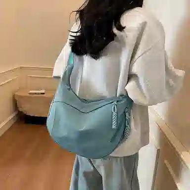 雅鹿 日系纯色时尚上课通勤简约百搭运动 布 单肩斜挎包 男女同款情侣款 多色