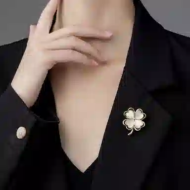 VIOLET Four Leaf Clover Brooch