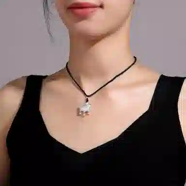 925