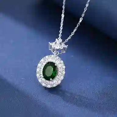 925