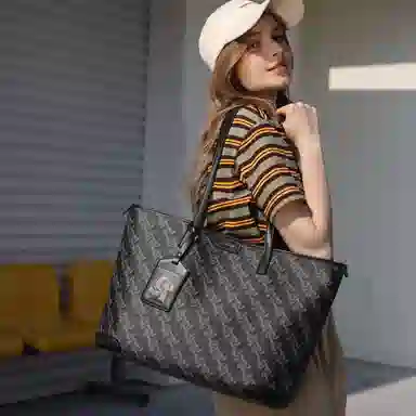 ROSEDAWN PVC Tote