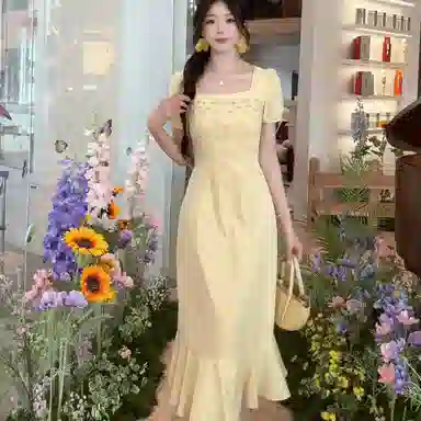 哒头下雨不愁 方领修身舒适短袖连衣裙 女款