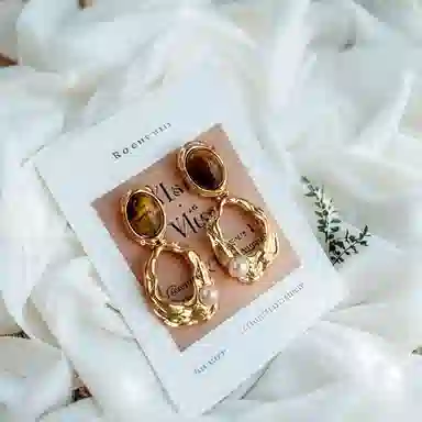 彤彤兔 复古港风美拉德咖色耳环女气质百搭不规则耳饰 合金树脂 耳钉 女款