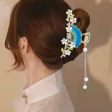 彤彤兔 高级感新中式扇形流苏抓夹超仙铃兰花后脑勺大号盘发鲨鱼夹 锌合金 发夹 女款