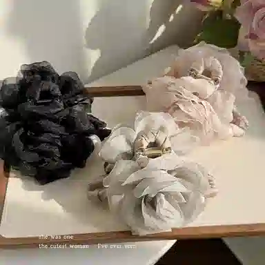 彤彤兔 复古玫瑰抓夹后脑勺盘发鲨鱼夹子气质抓夹头饰 布艺 亚克力 发夹 女款