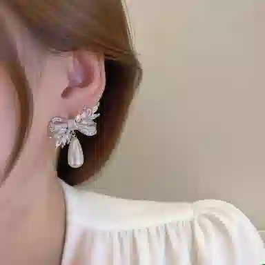 彤彤兔 百搭时尚蝴蝶结水滴耳环高级感轻奢气质甜美耳饰#好运 合金树脂 耳钉 女款