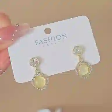 彤彤兔 百搭镶钻气质耳环女小众法式复古轻奢高级感简约耳饰 合金树脂 耳钉 女款