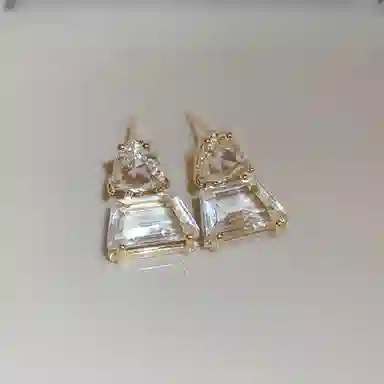 彤彤兔 精致几何方块茶色耳环小巧时尚高级感耳饰品 合金树脂 耳钉 女款