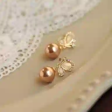 彤彤兔 法式轻奢春夏高级感香槟色耳环气质蝴蝶耳饰品#好运 合金树脂 耳钉 女款