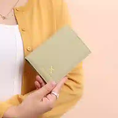 掐尖 纯色简约时尚百搭便携 头层牛皮 机票夹证件收纳包证件包护照包 男女同款情侣款 多色