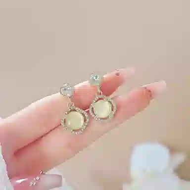 彤彤兔 百搭镶钻气质耳环女小众法式复古轻奢高级感简约耳饰 合金树脂 耳钉 女款