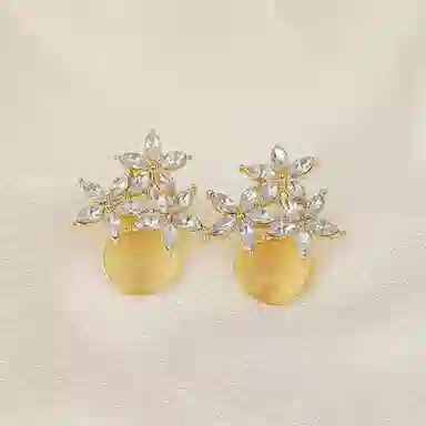 彤彤兔 时尚百搭气质花瓣耳环复古简约小众设计感耳饰品 合金树脂 耳钉 女款