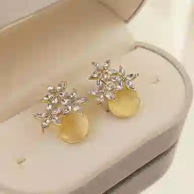 彤彤兔 时尚百搭气质花瓣耳环复古简约小众设计感耳饰品 合金树脂 耳钉 女款