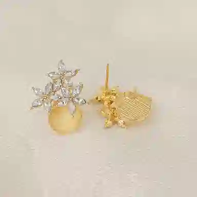 彤彤兔 时尚百搭气质花瓣耳环复古简约小众设计感耳饰品 合金树脂 耳钉 女款