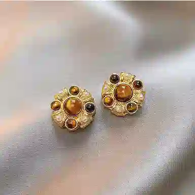 彤彤兔 法式复古高级感轻奢优雅小众百搭设计感耳饰 合金树脂 耳钉 女款