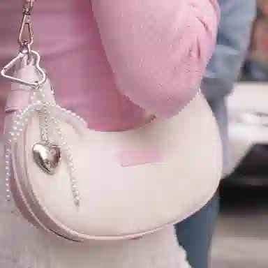 森马 洋气精致 合成革 新月包单肩包 女款 多色