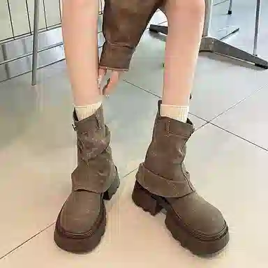 BrandName Vintage Chelsea Boots