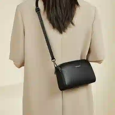 老人头 简约大气纯色优雅气质通勤百搭 头层牛皮 斜挎包 女款 黑色/红色