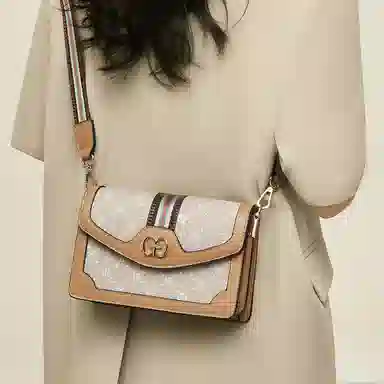 老人头 经典时髦百搭通勤轻便 牛皮 单肩包 女款 杏色