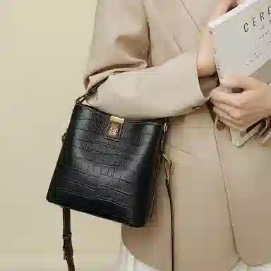 老人头 时尚通勤百搭高级感 牛皮 单肩手提包 常规 女款 黑色