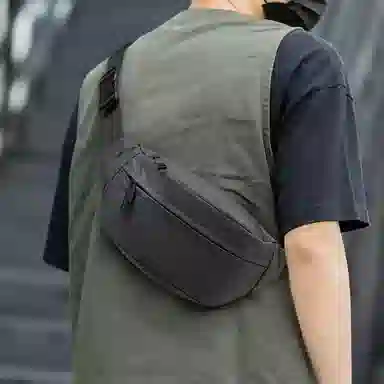 老人头 潮酷休闲百搭简约轻便出行 合成革 腰包 常规 男款 黑色