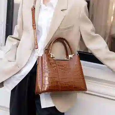 老人头 经典时尚优雅大气百搭实用鳄鱼纹通勤单肩斜挎包 头层牛皮 手提包 常规 女款 红色/黑色/棕色