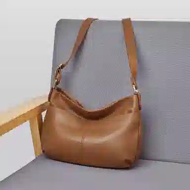 老人头 慵懒风休闲时尚百搭日常通勤柔软单肩包 牛皮革 斜挎包 常规 女款 黑色/浅蓝色/深杏色